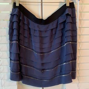 Short navy skirt